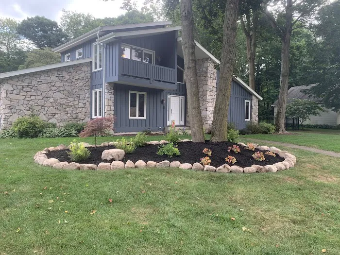 Cory's Curb Appeal Picture 5