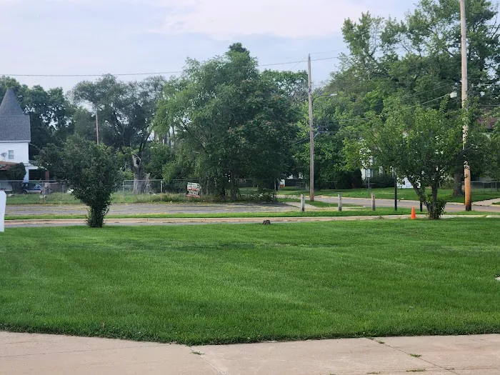 Joe's Lawn Care Service Picture 2