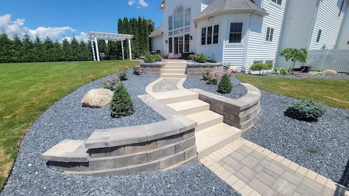 Dave's Lawnscaping Picture 1