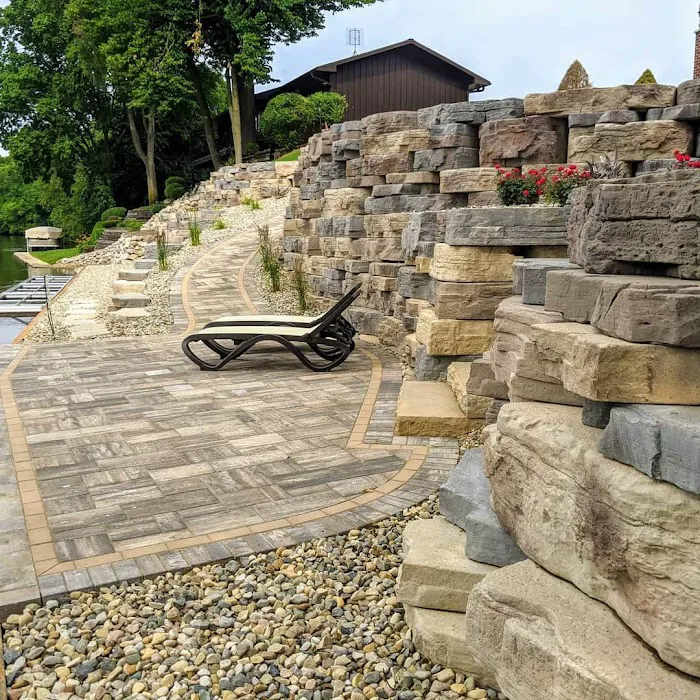 Dave's Lawnscaping Picture 6