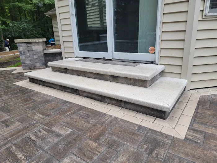 Dave's Lawnscaping Picture 3