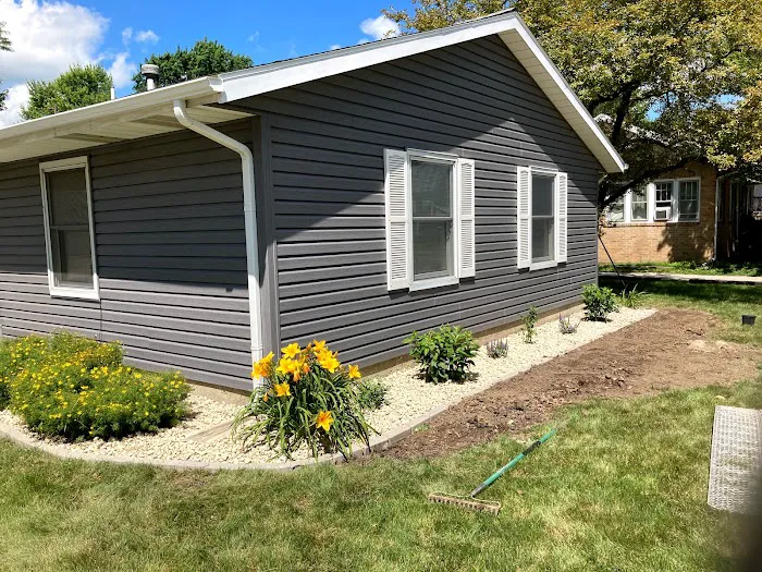 Reust Lawn Care & Landscaping Inc Picture 1