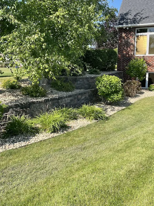 Reust Lawn Care & Landscaping Inc Picture 4