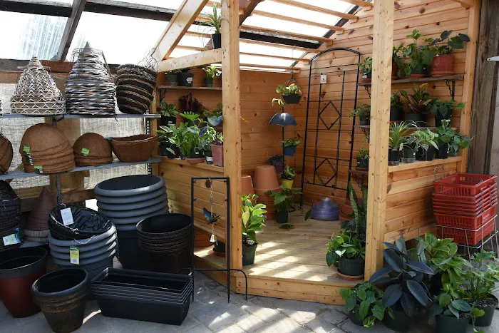 Pleasant Prairie Greenhouse / Urban Landscaping Picture 9