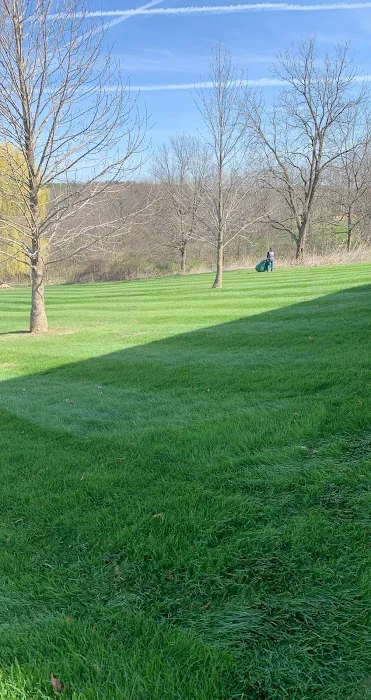 Pinnacle Outdoor Services LLC Picture 3