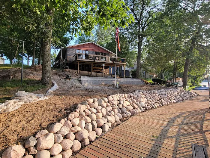 Cardie's Landscaping Picture 10