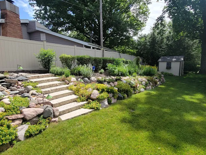 Cardie's Landscaping Picture 6