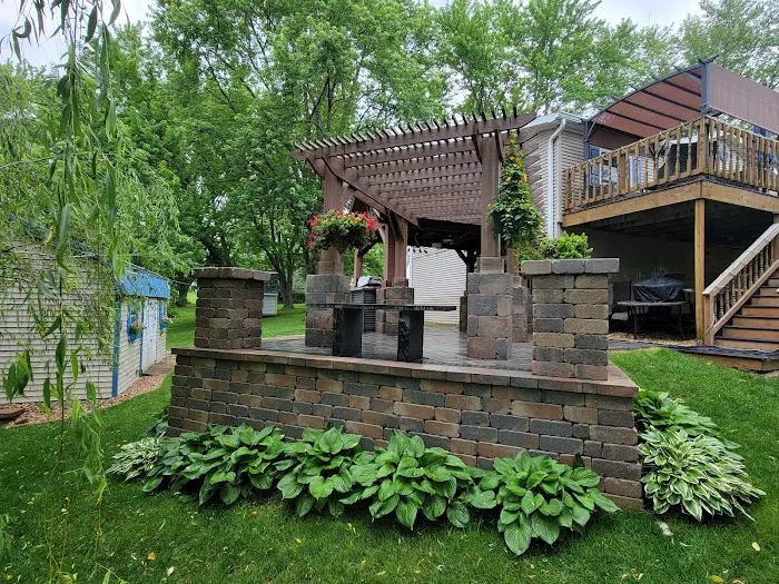 Cardie's Landscaping Picture 8