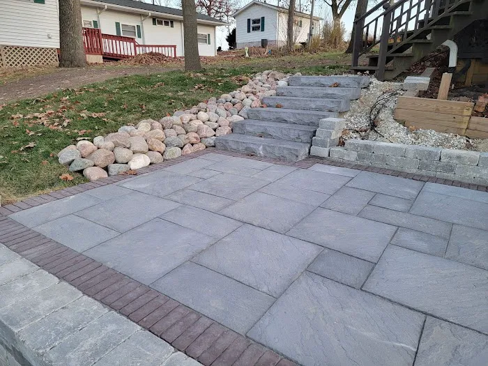 Cardie's Landscaping Picture 1