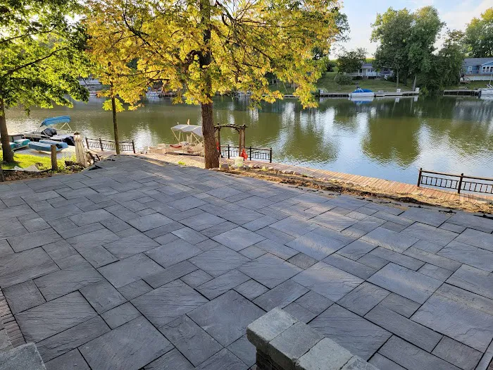 Cardie's Landscaping Picture 2