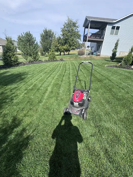 Bettendorf Lawn Care, LLC Picture 4
