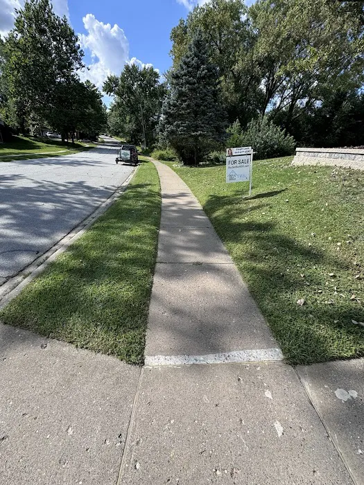 Bettendorf Lawn Care, LLC Picture 9