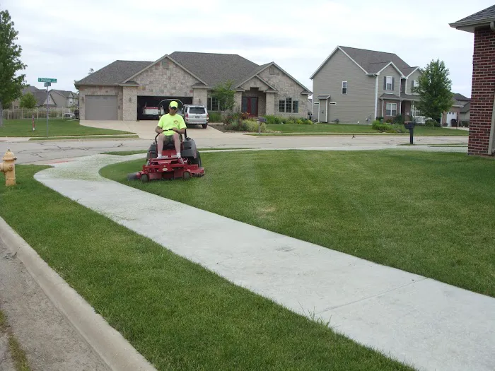 Peoria Lawn Picture 2