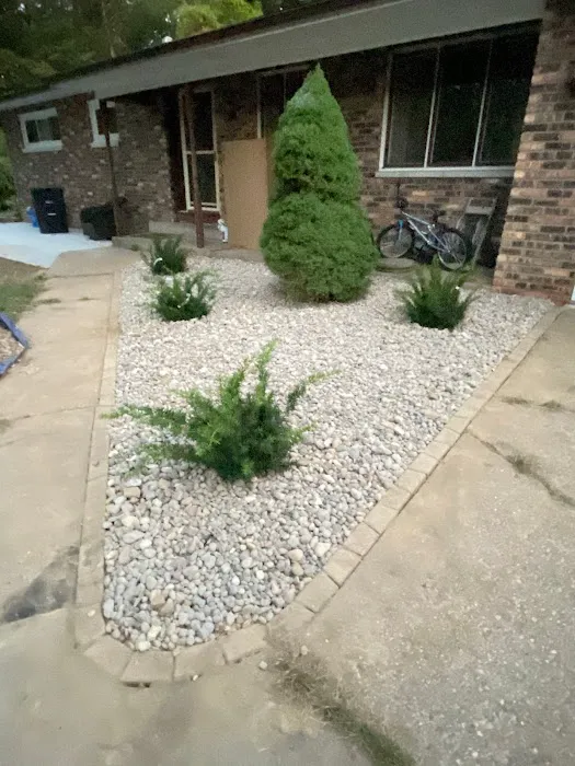 All Seasons Lawnscape & Tree Removal Picture 7