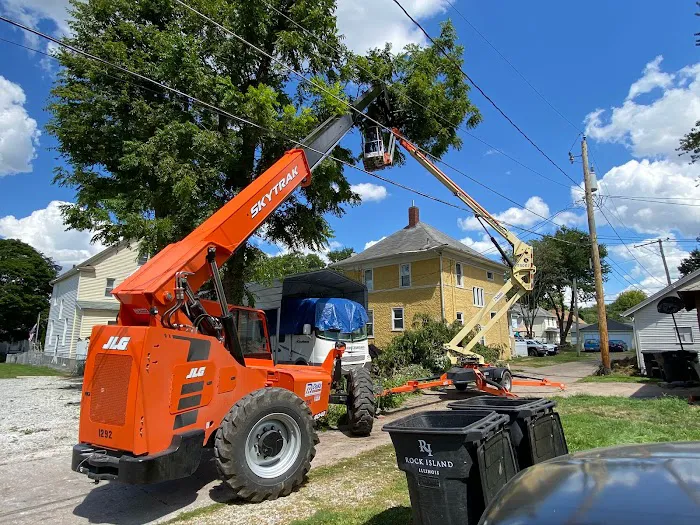 All Seasons Lawnscape & Tree Removal Picture 2