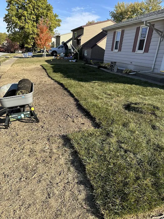 Carlos Lawn Care Services Picture 4