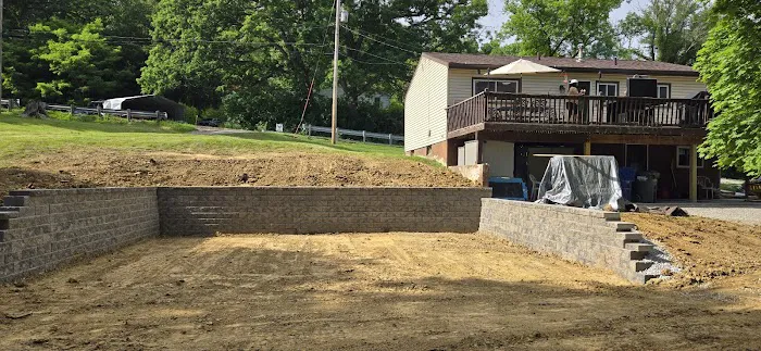 American Landscaping and Maintenance LLC Picture 9