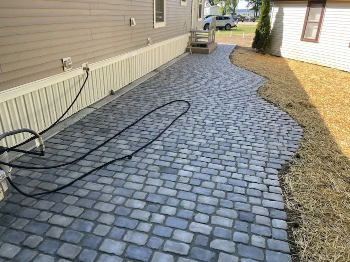 Cutting Edge Concrete and Landscaping Picture 5