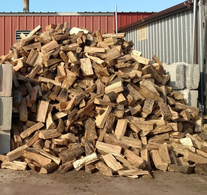 Bags and Bulk Landscape Supply Yard Picture 3