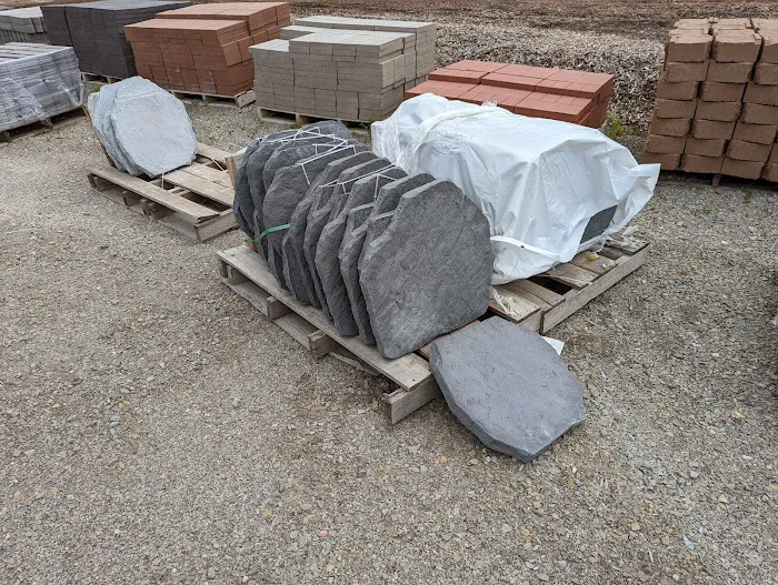 Bags and Bulk Landscape Supply Yard Picture 1