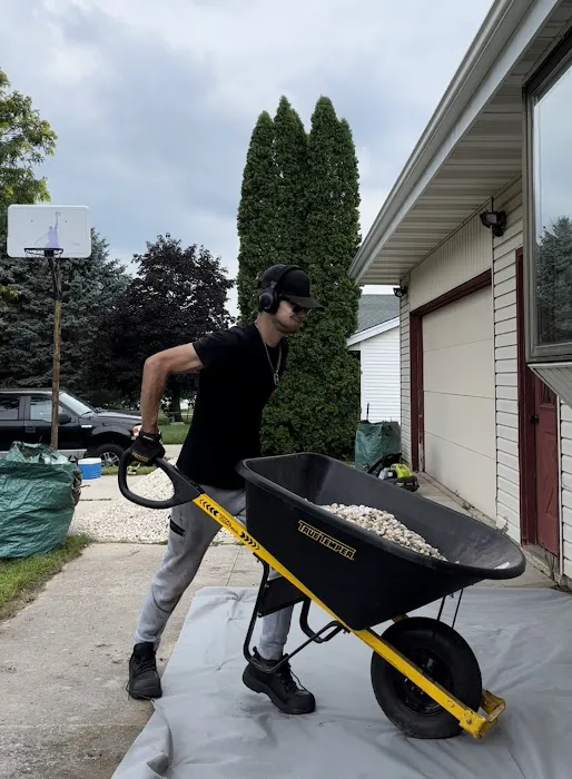 AllTuszk Lawn & Maintenance, LLC Picture 1