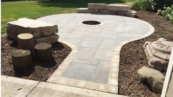 Kling's Lawn & Landscape Picture 3