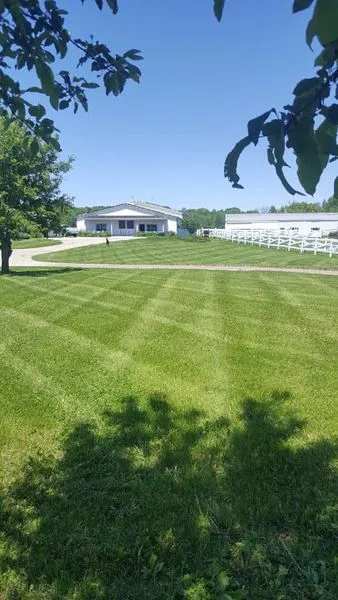 Kling's Lawn & Landscape Picture 2