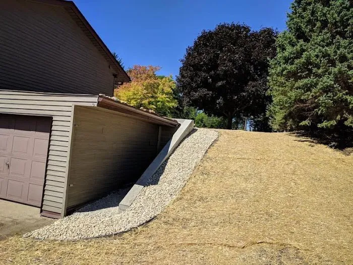 Kling's Lawn & Landscape Picture 10