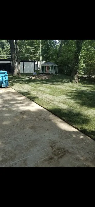 Mike's Sod and Landscaping Picture 1