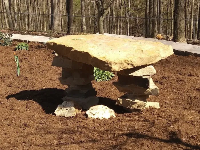 1040 Hardscape & Landscaping Picture 5