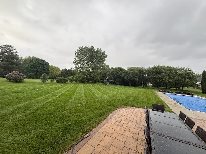 Lux Lawn Care and Landscape Picture 5
