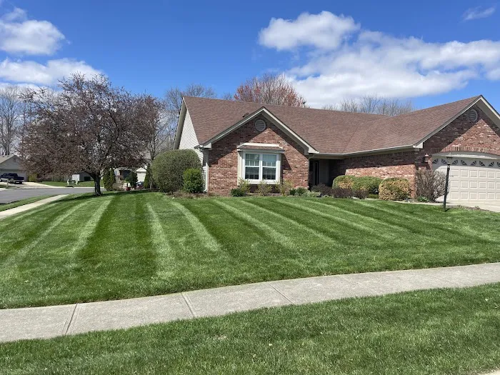 Lux Lawn Care and Landscape Picture 9