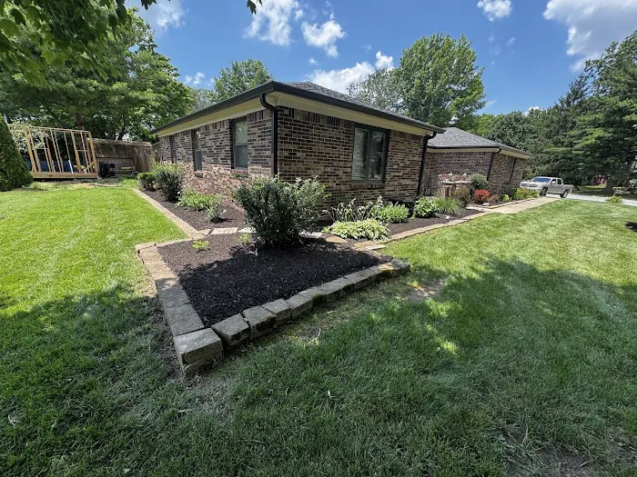 Lux Lawn Care and Landscape Picture 7