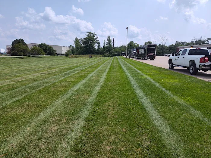Thomas Lawn & Landscape Picture 5
