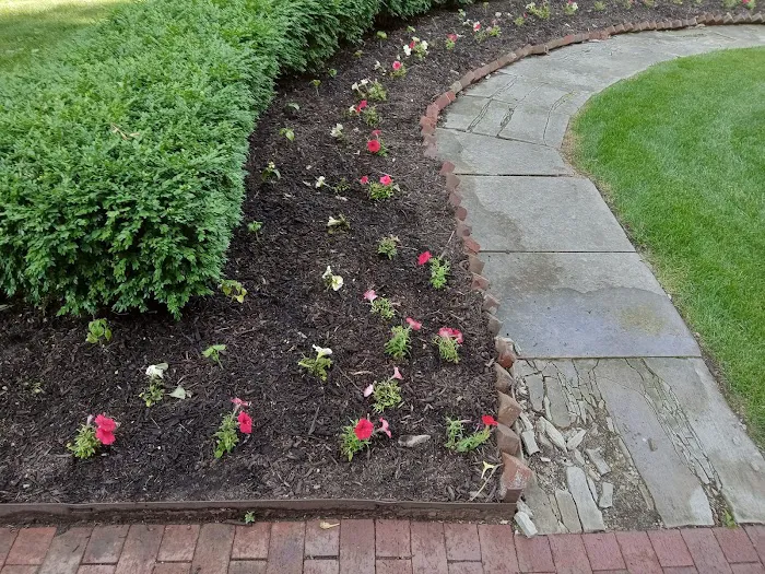 Southward & Sons Landscaping Picture 2
