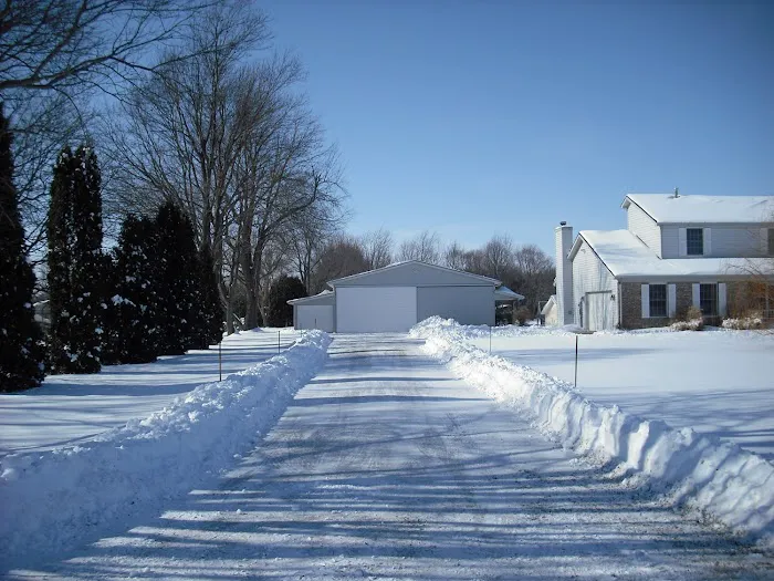 Plowz & Mowz - Snow Removal and Lawn Care Service ️ Picture 2