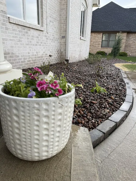 Mulch-Man Landscaping Picture 9