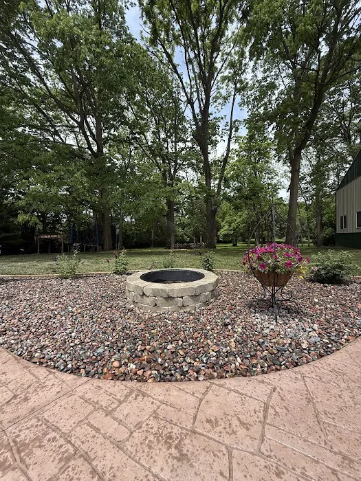 Mulch-Man Landscaping Picture 2