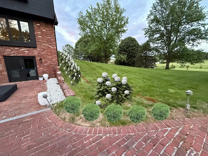Mulch-Man Landscaping Picture 1