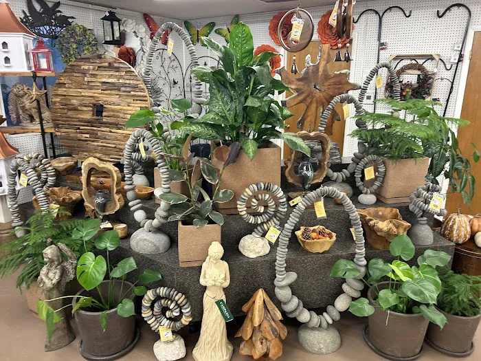 Colonial Landscaping & Garden Picture 3