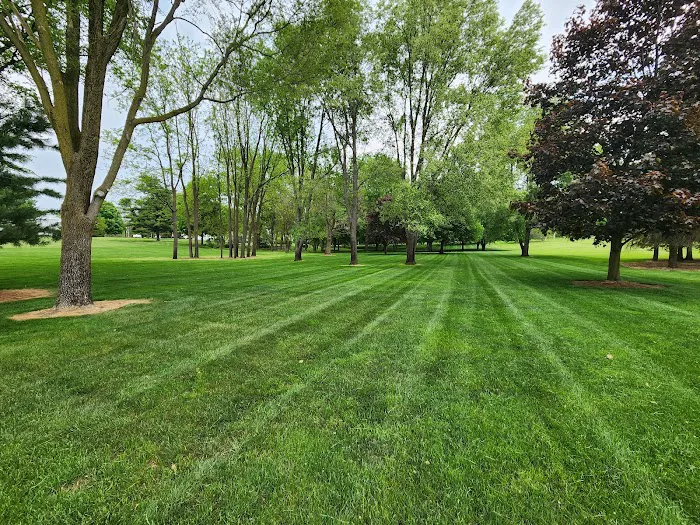 Wold Lawn & Landscape LLC Picture 3