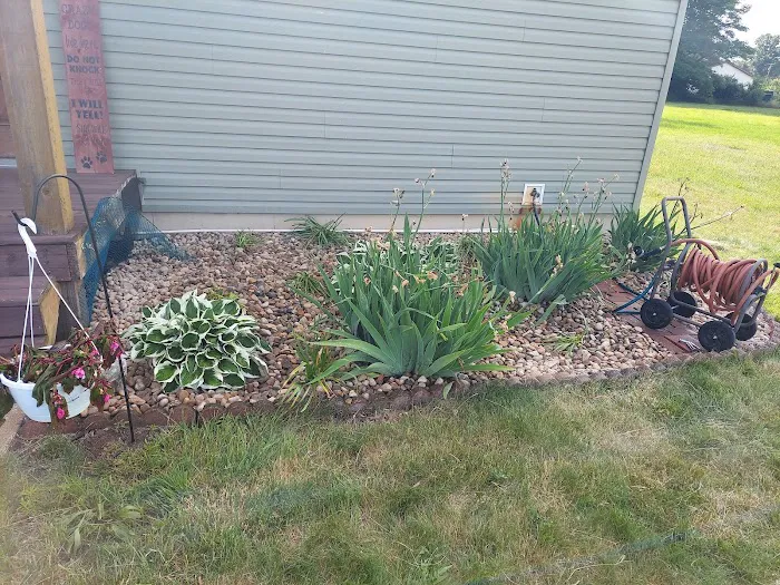 Wold Lawn & Landscape LLC Picture 2
