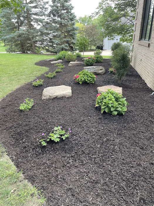 Lacey's Landscaping Picture 2