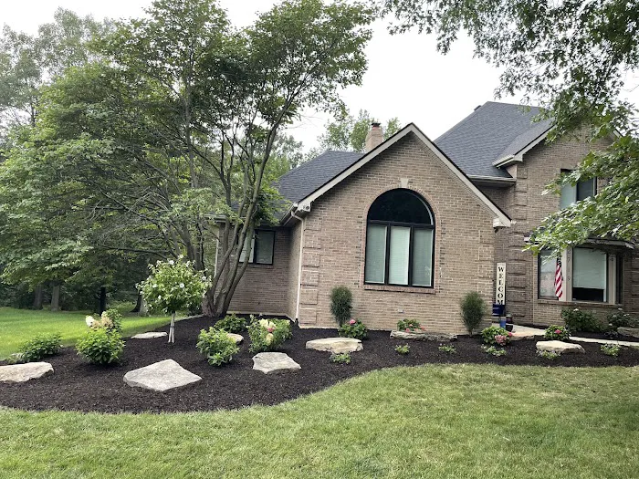 Lacey's Landscaping Picture 3