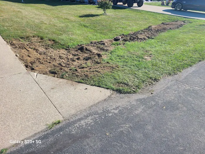 DH Outdoor Services, LLC Picture 5