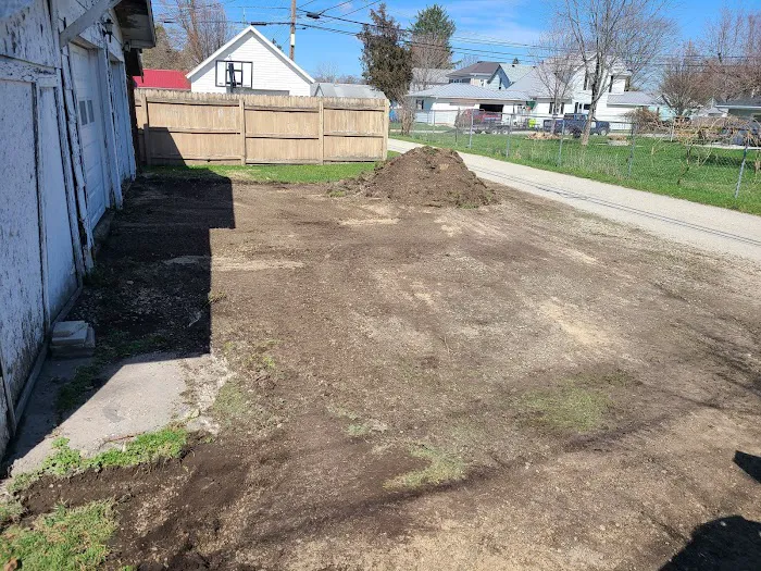 DH Outdoor Services, LLC Picture 3