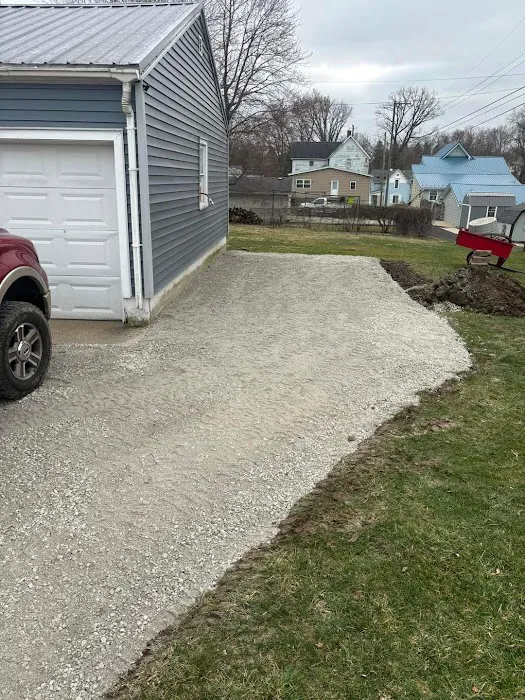 DH Outdoor Services, LLC Picture 10