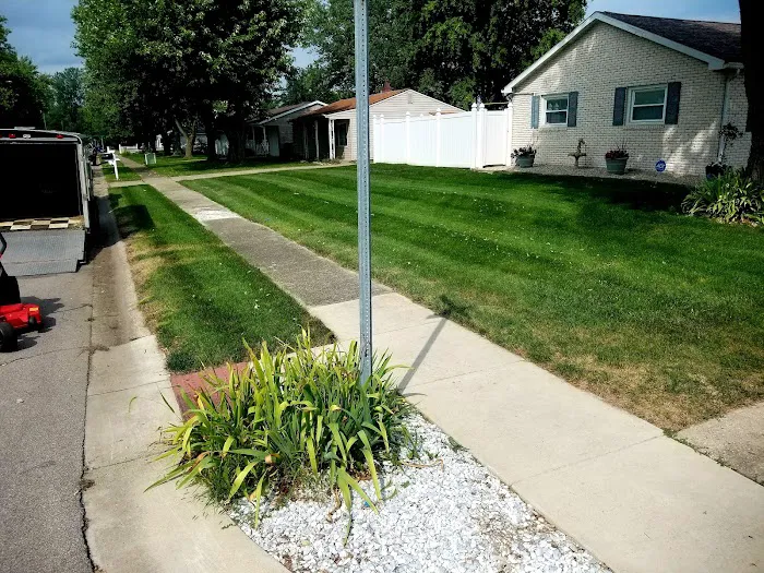 Clean Cut Lawn Care LLC Picture 8