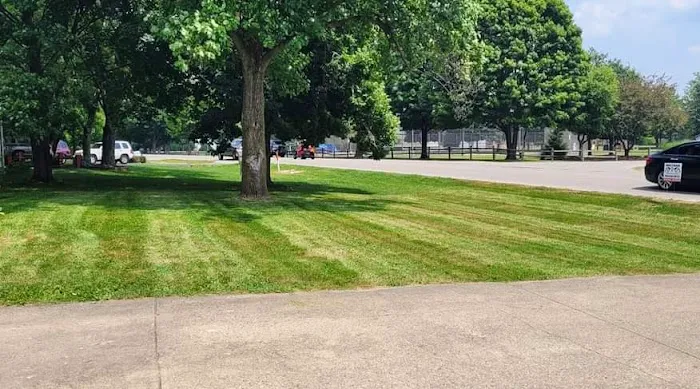 Mow Convenient LLC - Lawn & Landscape Services Picture 8