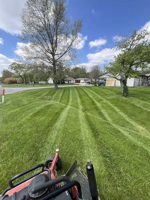 Holmes Lawn and Landscape Picture 10